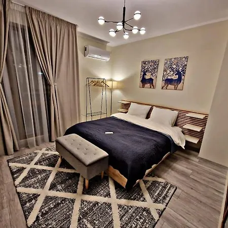 דירה 1 Bedroom Luxury Milena -free Parking פמפורובו